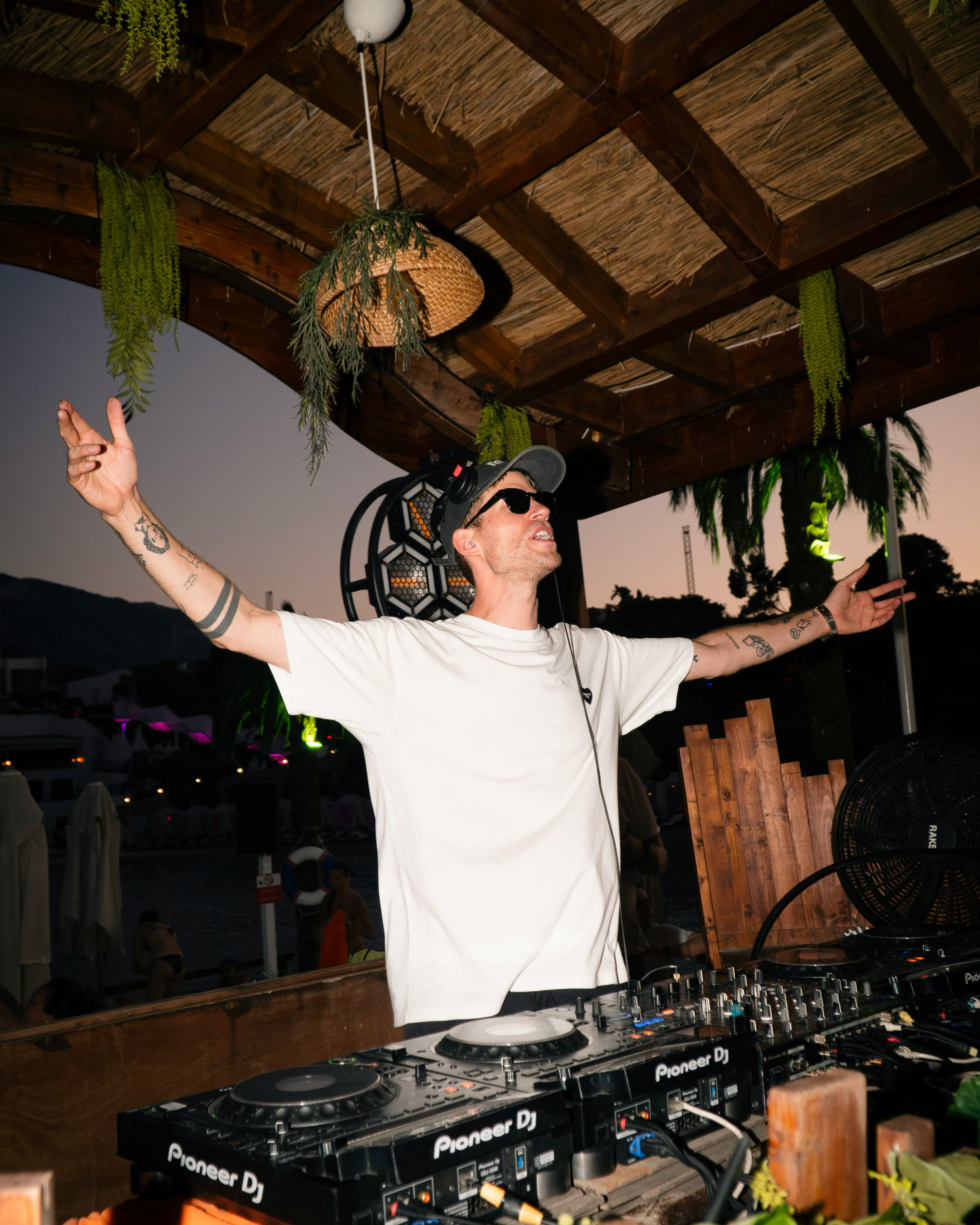 DJ med eget ljud för bröllop & fest
